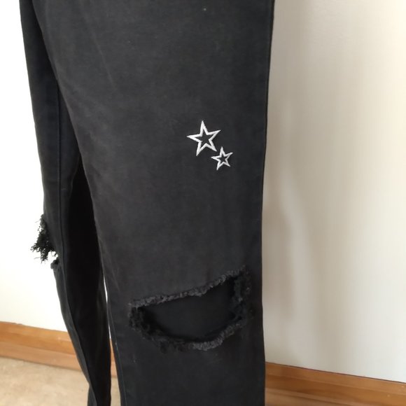 New Juniors 13 Black Jeans  Super High Rise Destructed Embroidered Stars - Picture 8 of 14